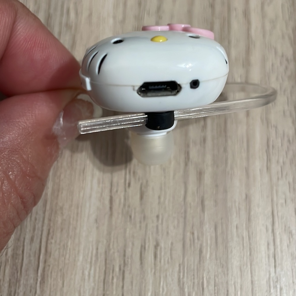 Hello Kitty Bluetooth - Picture 4 of 5